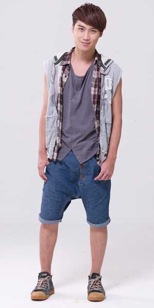 潜入蓝中篮李世文