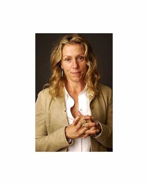 几近成名伊莱恩·米勒的扮演者是弗兰西斯·麦克多蒙德