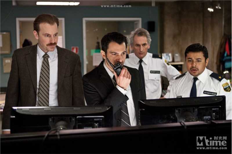 电梯里的恶魔拉米雷斯