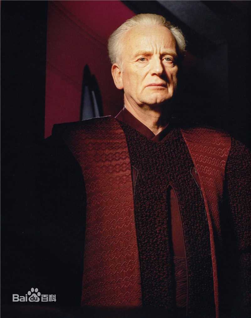 星球大战希夫·帕尔帕廷/达斯·西迪厄斯的扮演者是伊恩·麦克迪阿梅德