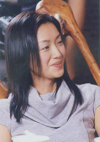 缘海情天洪威的扮演者是吴倩莲