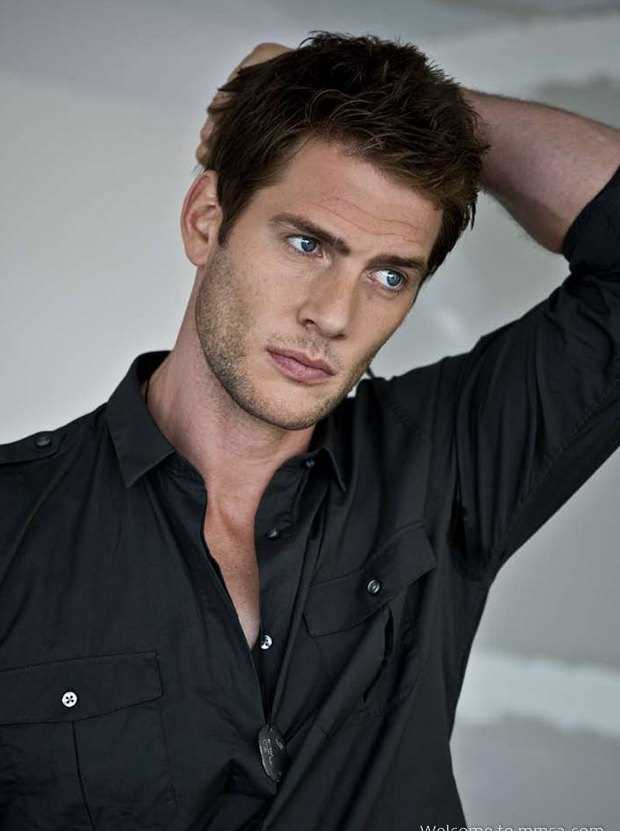 狂蟒之灾3平克（平卡斯；Pinkus）的扮演者是Ryan McCluskey