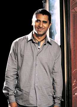 鲸骑士波鲁朗伊的扮演者是克利夫·柯蒂斯