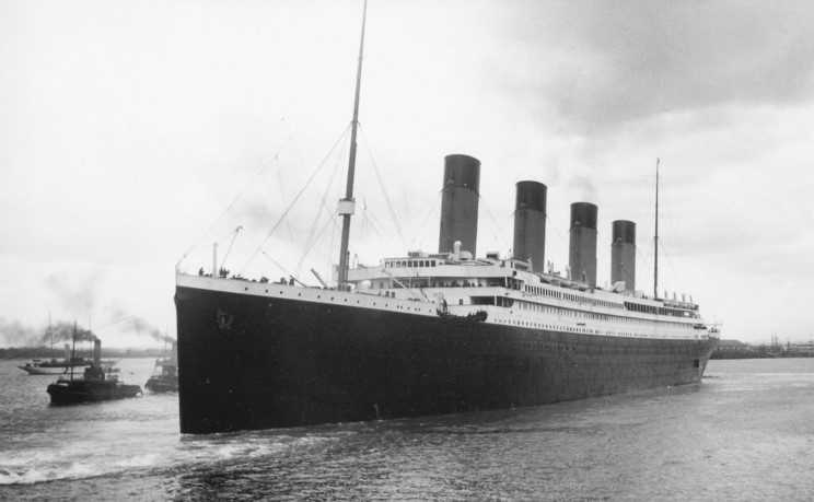 建造完成的泰坦尼克号