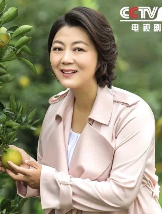 月是故乡明张锦绣