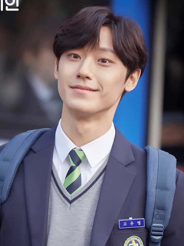 再次十八岁洪大英（18岁）