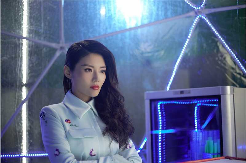 冒险王卫斯理之蓝血人云萱