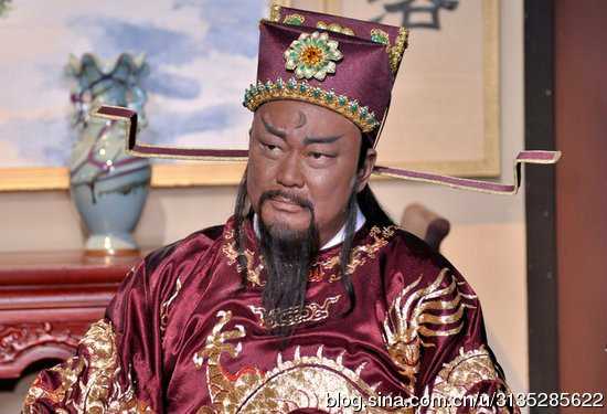 包公出巡之龙凤肚兜包拯