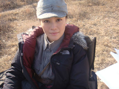 花篮的花儿香红石榴