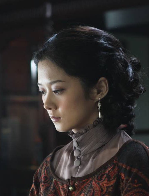 铁面歌女胡音音