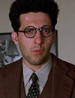 巴顿·芬克巴顿·芬克的扮演者是约翰·特托罗