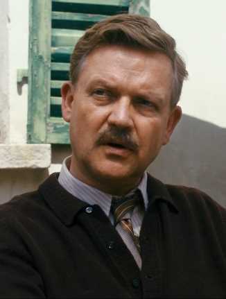 元首偷走了粉兔子朱利叶斯叔叔