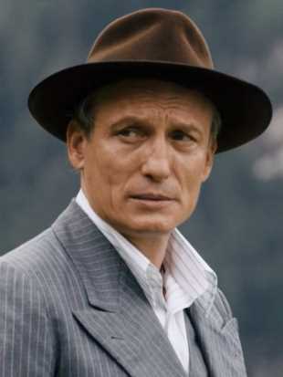 元首偷走了粉兔子中国女人