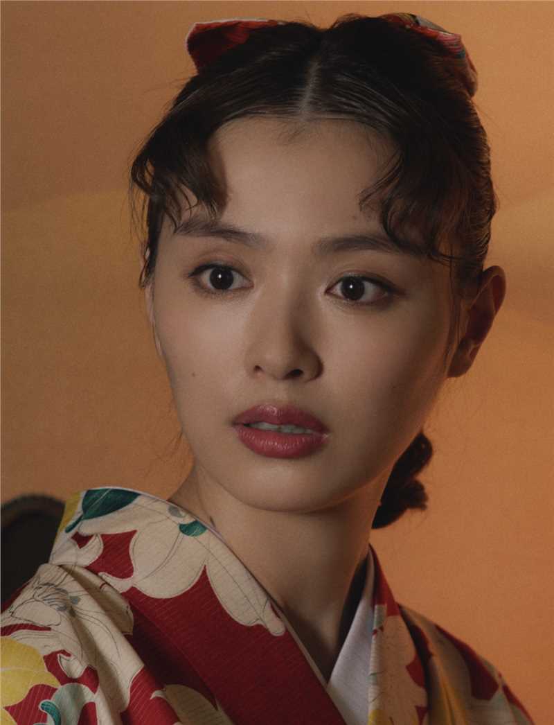 岸边露伴一动不动大乡楠宝子