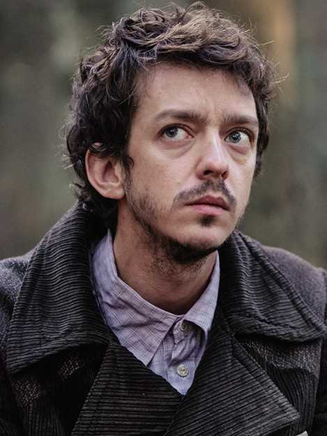 波斯语课吉尔斯的扮演者是纳威尔·佩雷兹·毕斯卡亚特