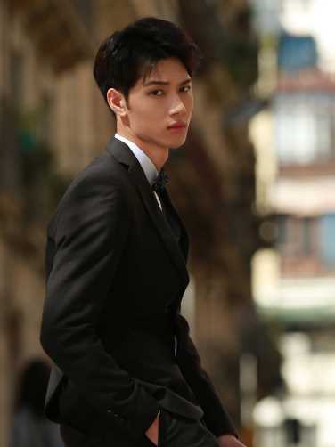 你的名字我的姓氏罗锐