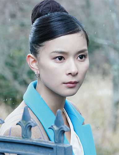 圆弧莉娜的扮演者是芳根京子