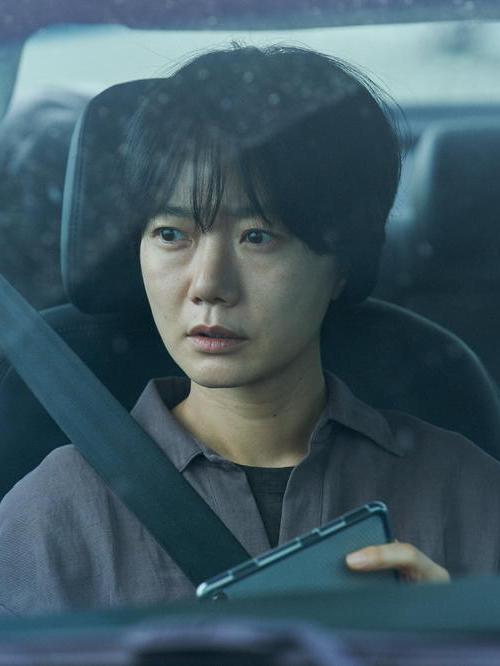 掮客秀珍的扮演者是裴斗娜