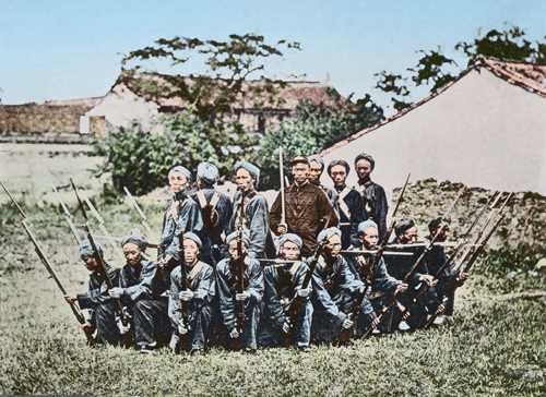 1874年，驻台的淮军部队演练场景