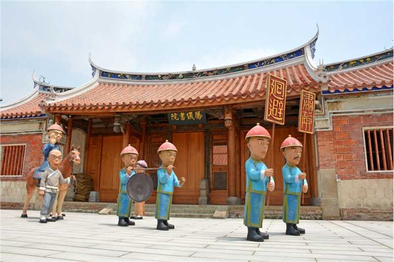 清朝嘉庆年间兴建的高雄“凤仪书院”是台湾现存规模最大的书院