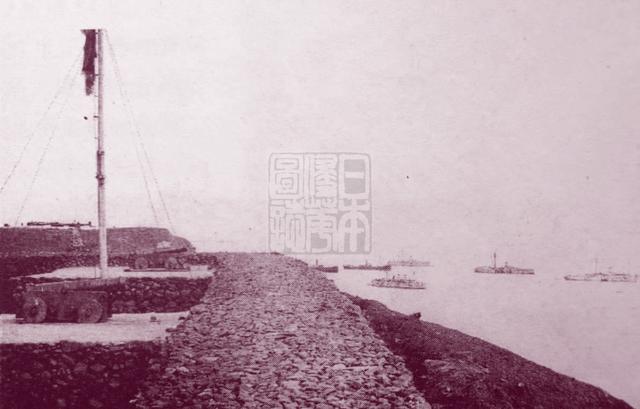 1895年3月中旬，澎湖列岛的炮台和停泊于海湾内的日军舰队