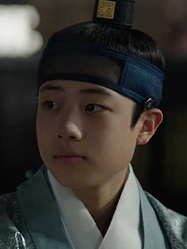 王后伞下日映大君