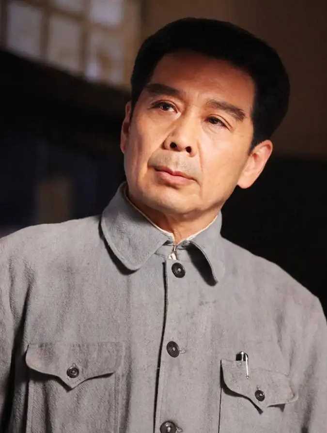 跨过鸭绿江周恩来的扮演者是孙维民