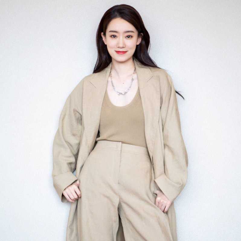 你好，李焕英李焕英(青年)的扮演者是张小斐