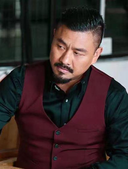 极速保镖齐天汉的扮演者是王洪祥