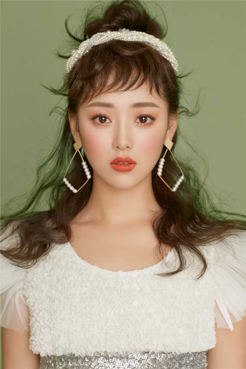 再看我一眼演员