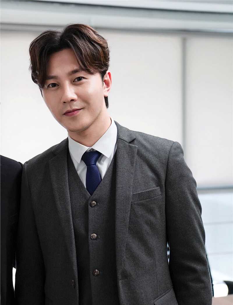 筑梦人之我的青春我的团陆小天