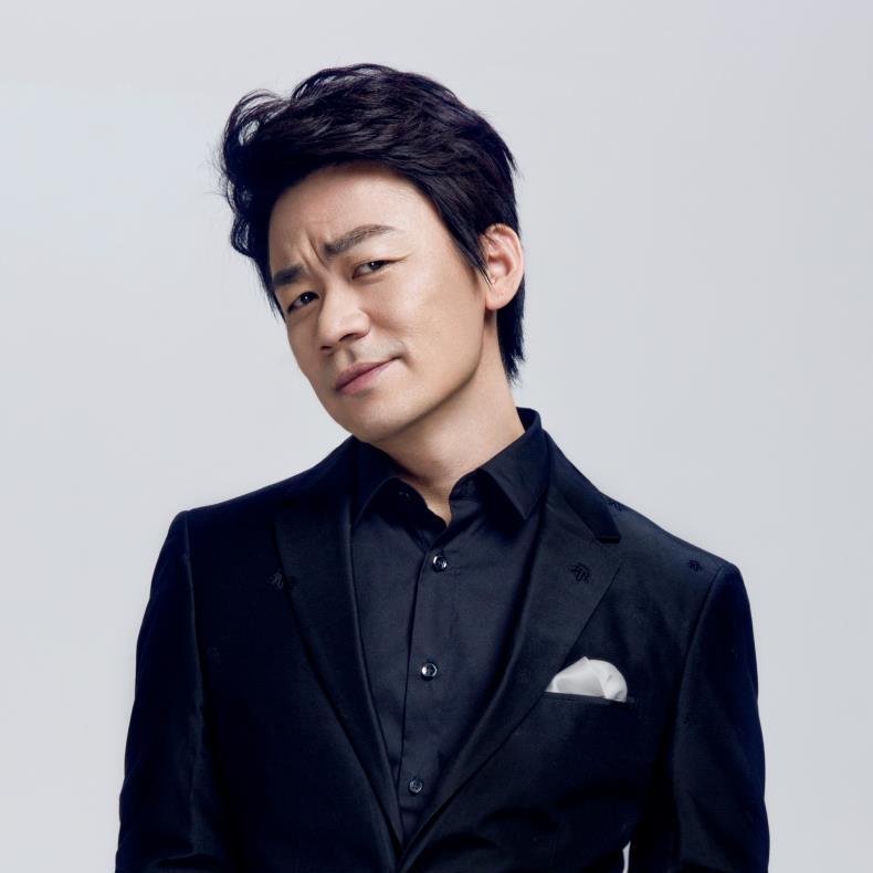 八角笼中向腾辉